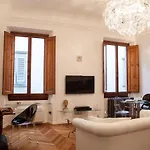 Deluxe Apartament *