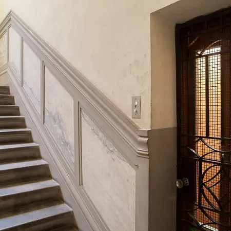 Deluxe Apartment *