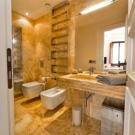 Deluxe Apartment *